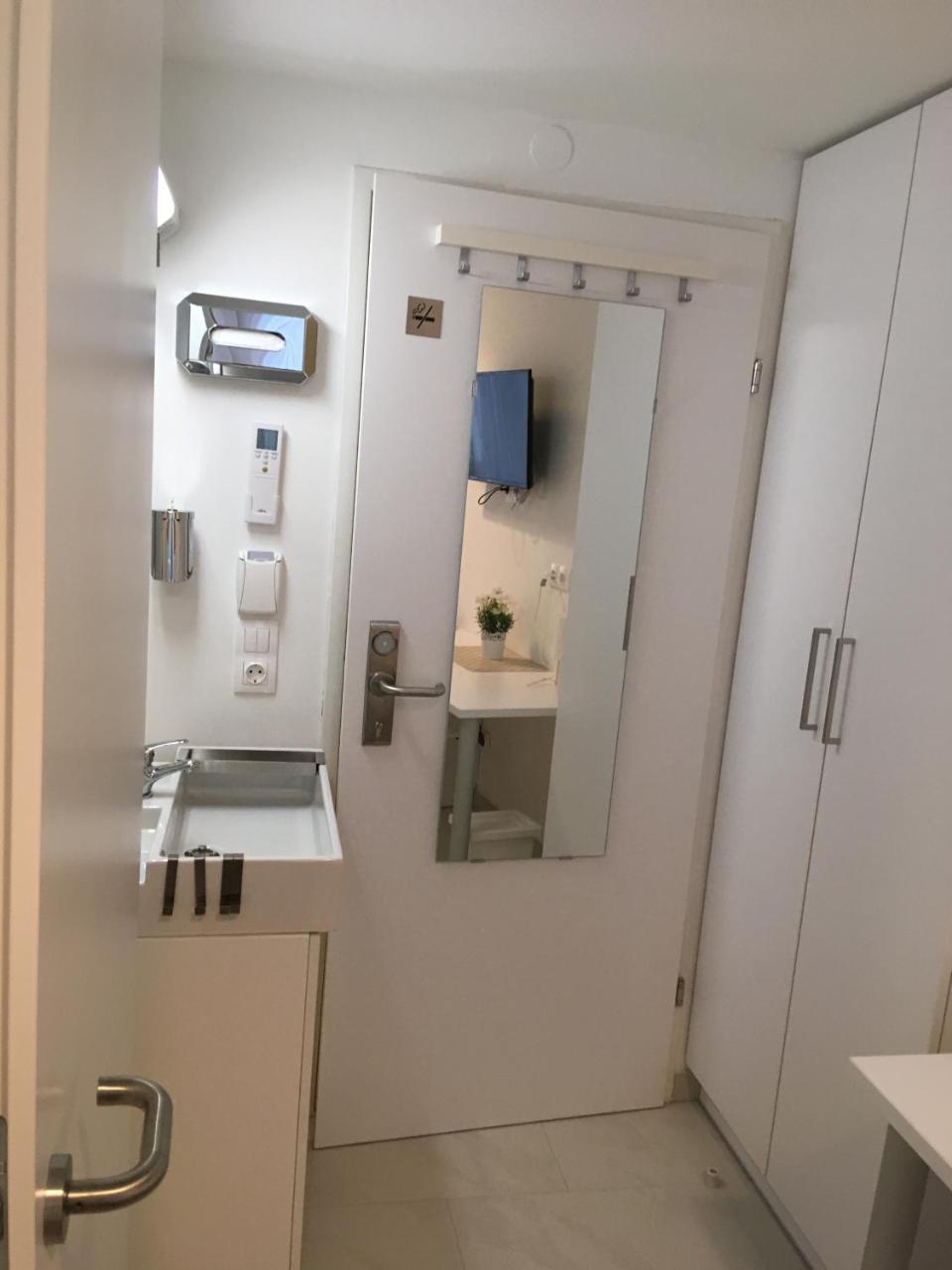 Ch-hotel Luka Budget Gasthuis 2*